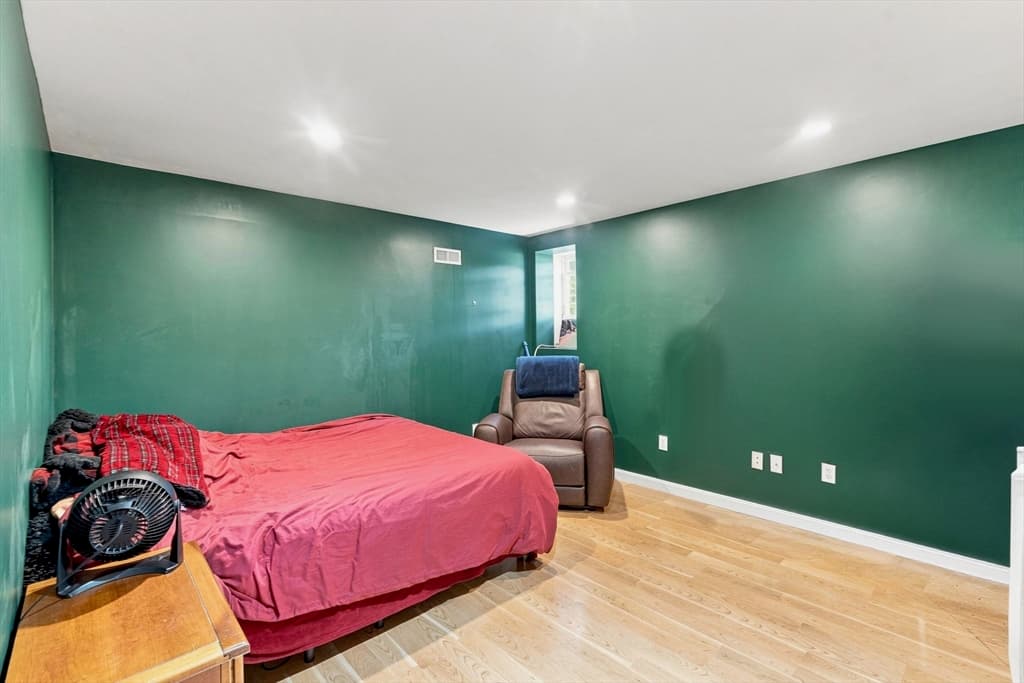 13 Larkin Ln, Hopedale MA 01747 photo 31