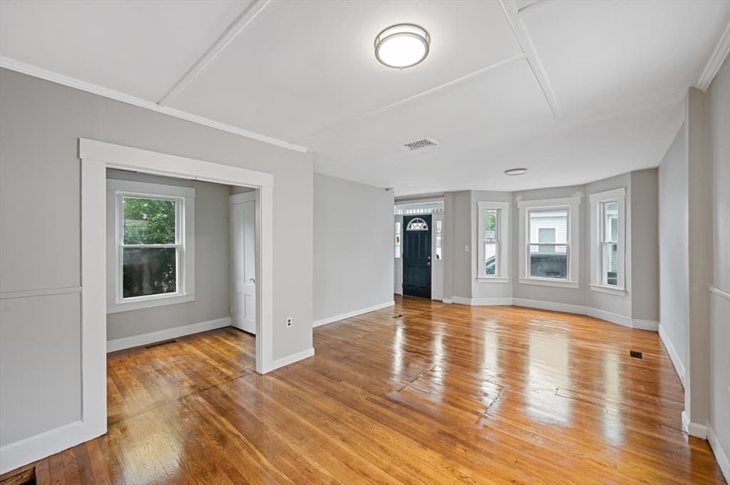 4 Pollard Ave, Lowell MA 01850 photo 9