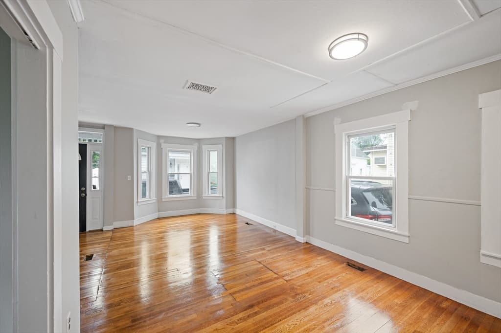 4 Pollard Ave, Lowell MA 01850 photo 10