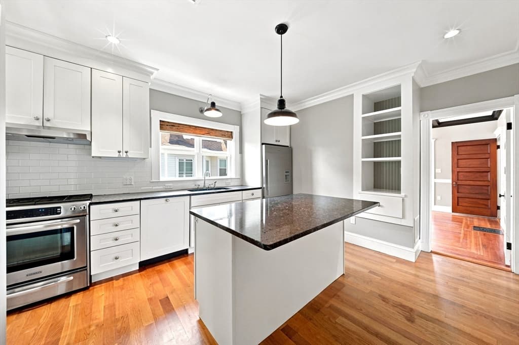 39 Ainsworth St, Boston MA 02131 photo 4