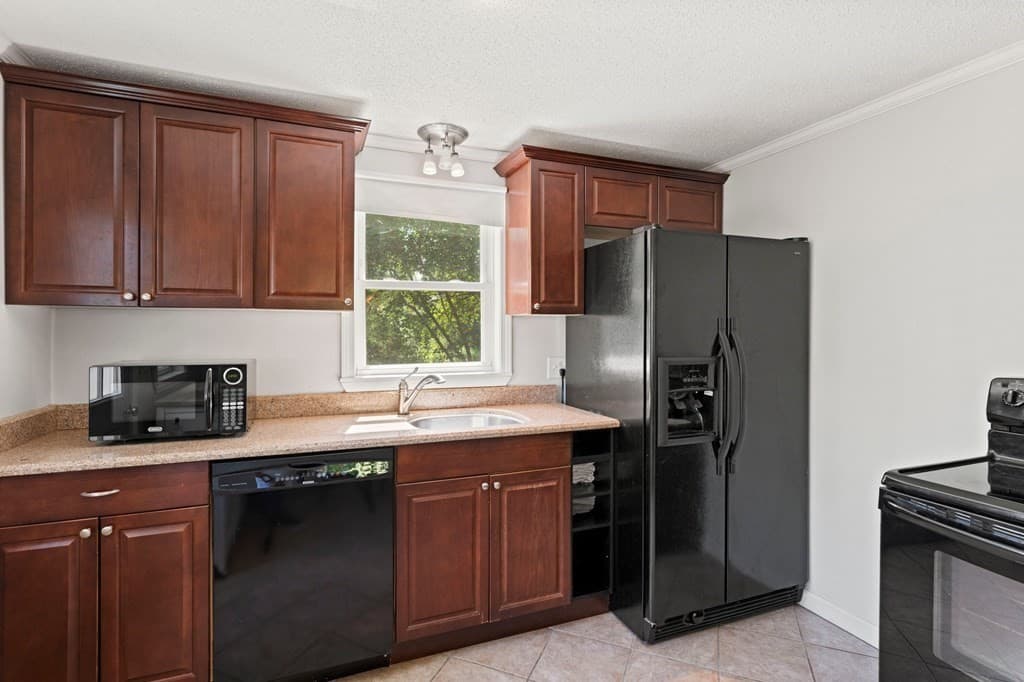 78 Laurie Ave, South Hadley MA 01075 photo 15