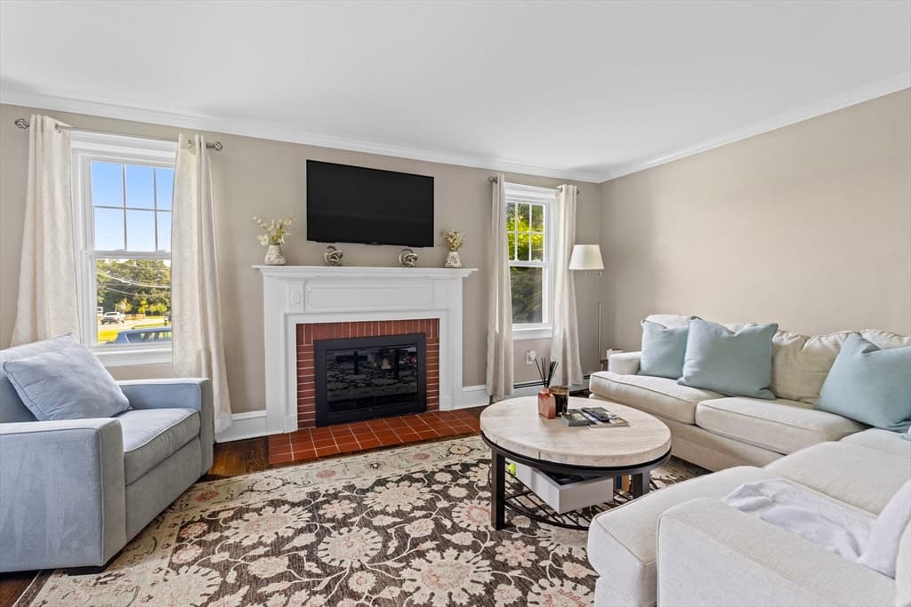 698 High St, Cumberland RI 02864 photo 7