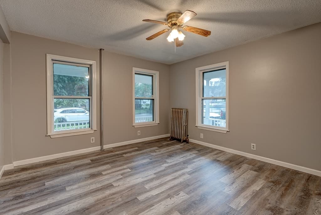 51 View St, Holyoke MA 01040 photo 6