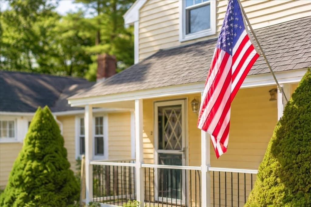 2 Bartlett Ave, Duxbury MA 02332