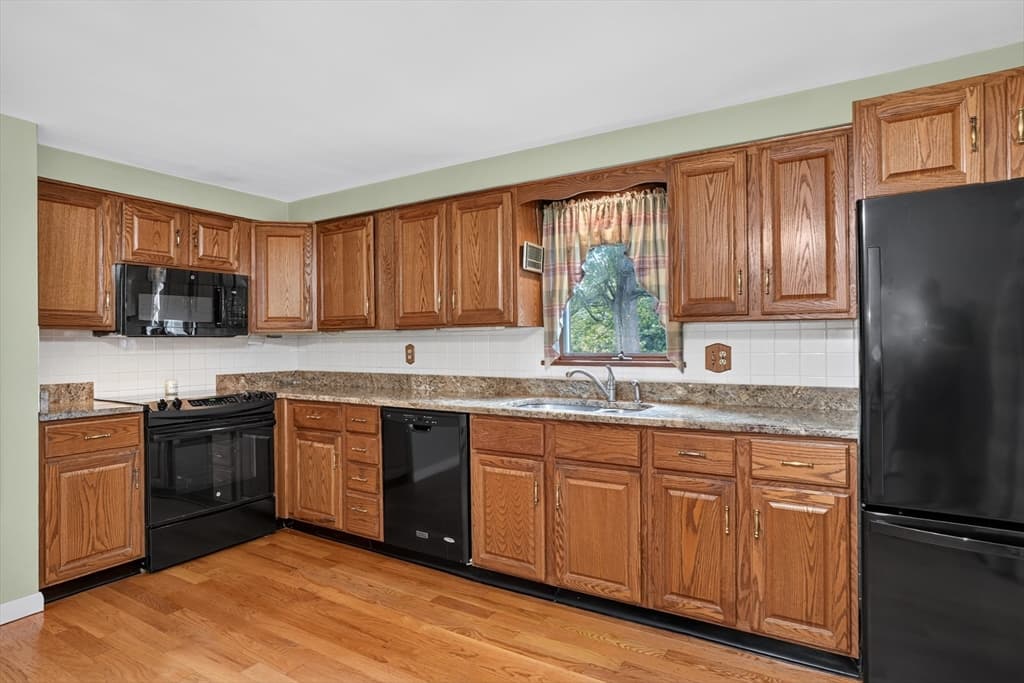 126 Arizona Ave, Holden MA 01520 photo 9