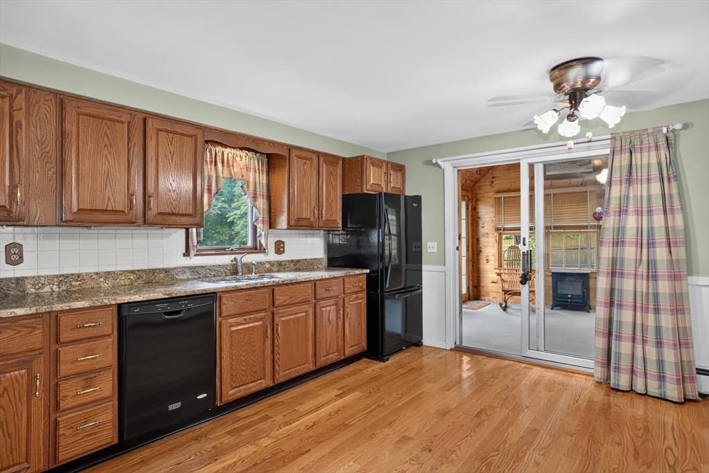 126 Arizona Ave, Holden MA 01520 photo 11