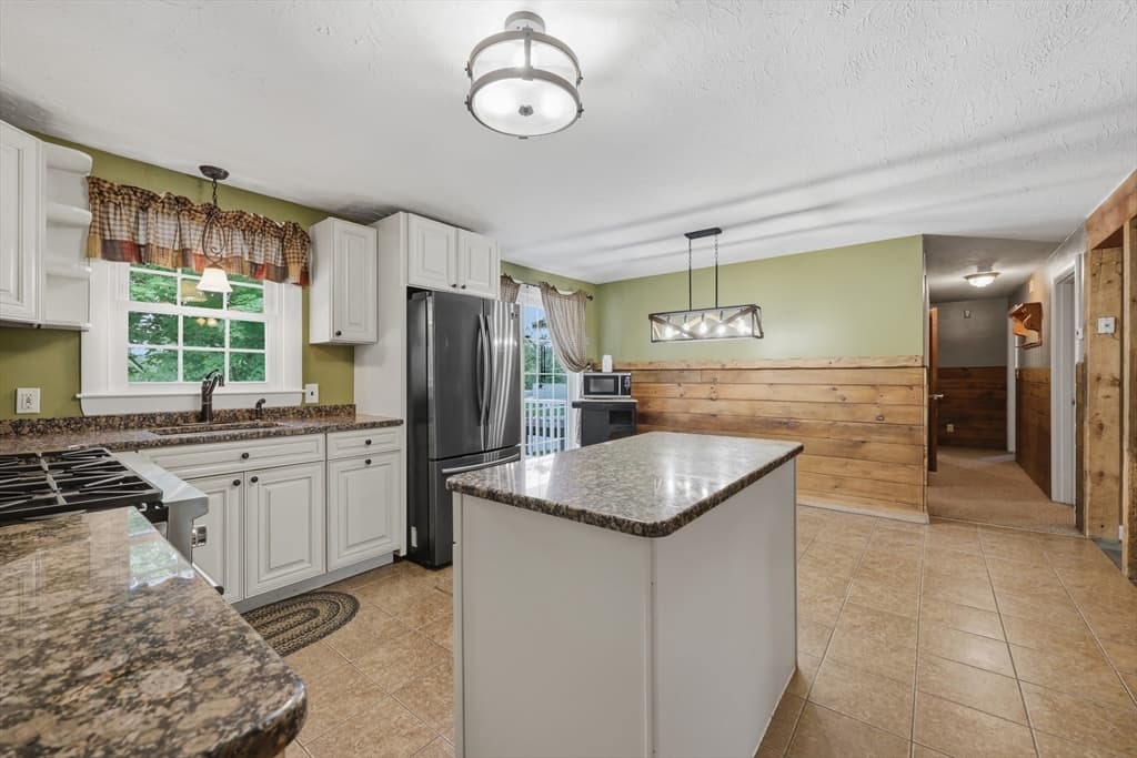 4 Olive Dr, Leominster MA 01453 photo 10