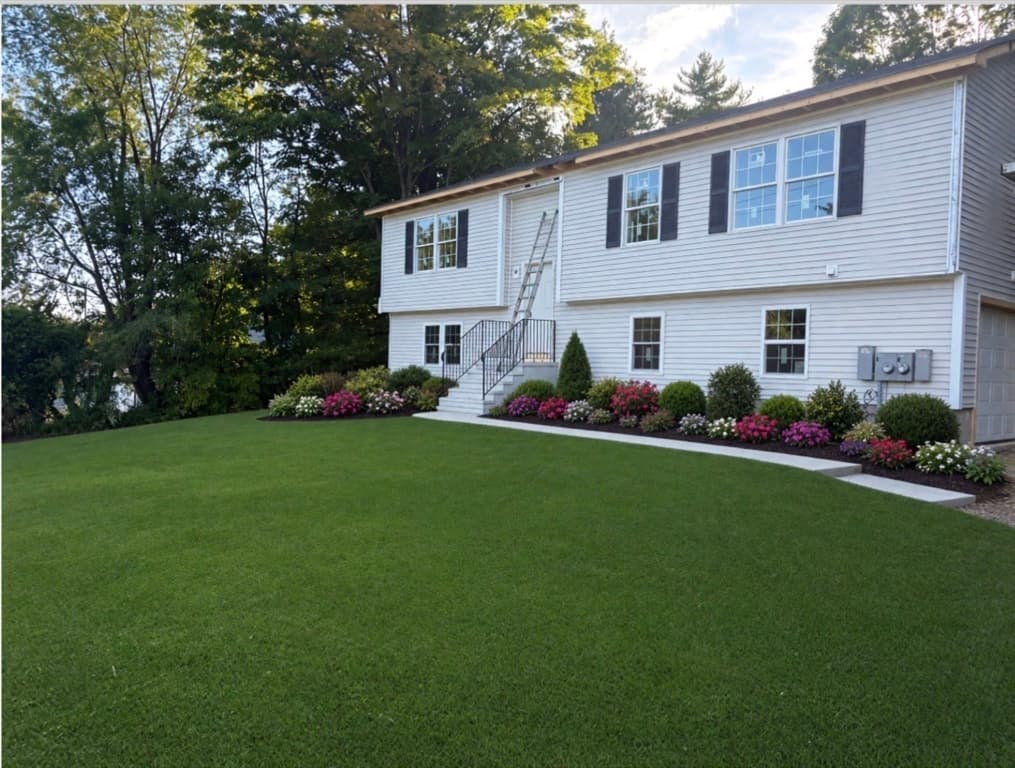 80 Alpine Dr, Southbridge MA 01550