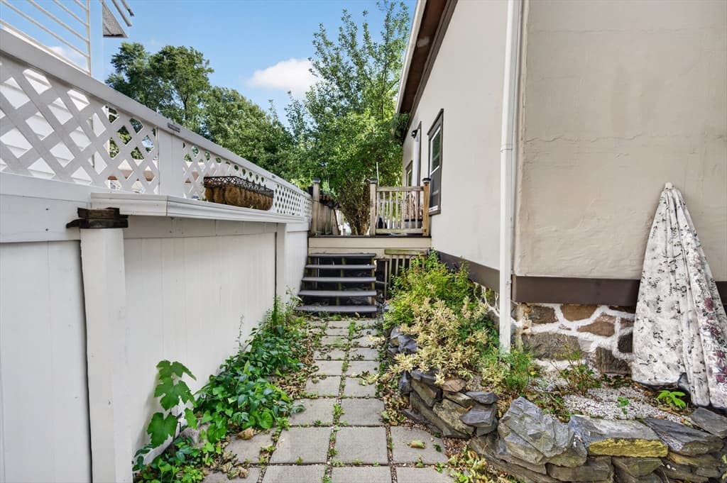 103 B Street, Lowell MA 01851 photo 41