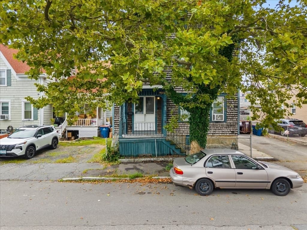 213 Austin St, New Bedford MA 02740 photo 2