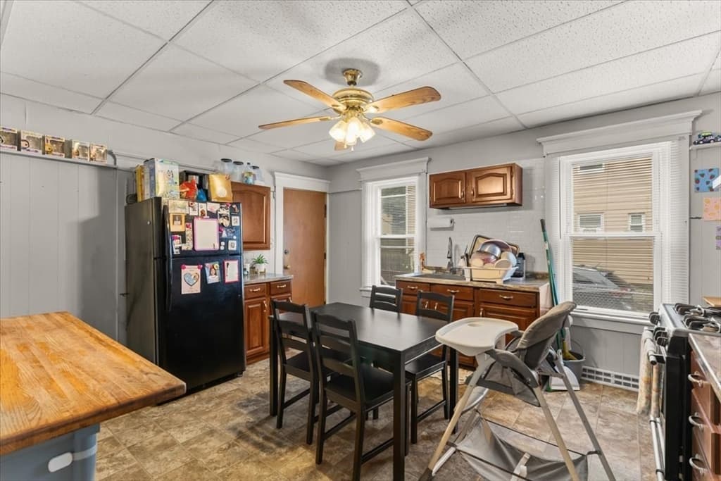 213 Austin St, New Bedford MA 02740 photo 3