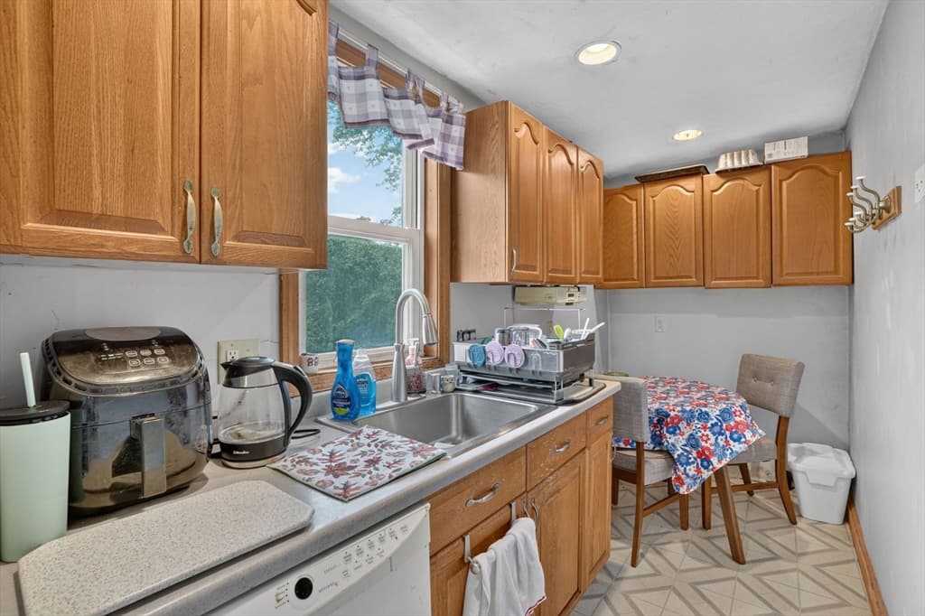 28-30 Crescent Ave, Melrose MA 02176 photo 20