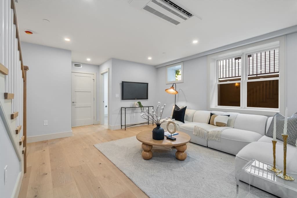 37 Pearl Street # 4, Boston MA 02125 photo 9