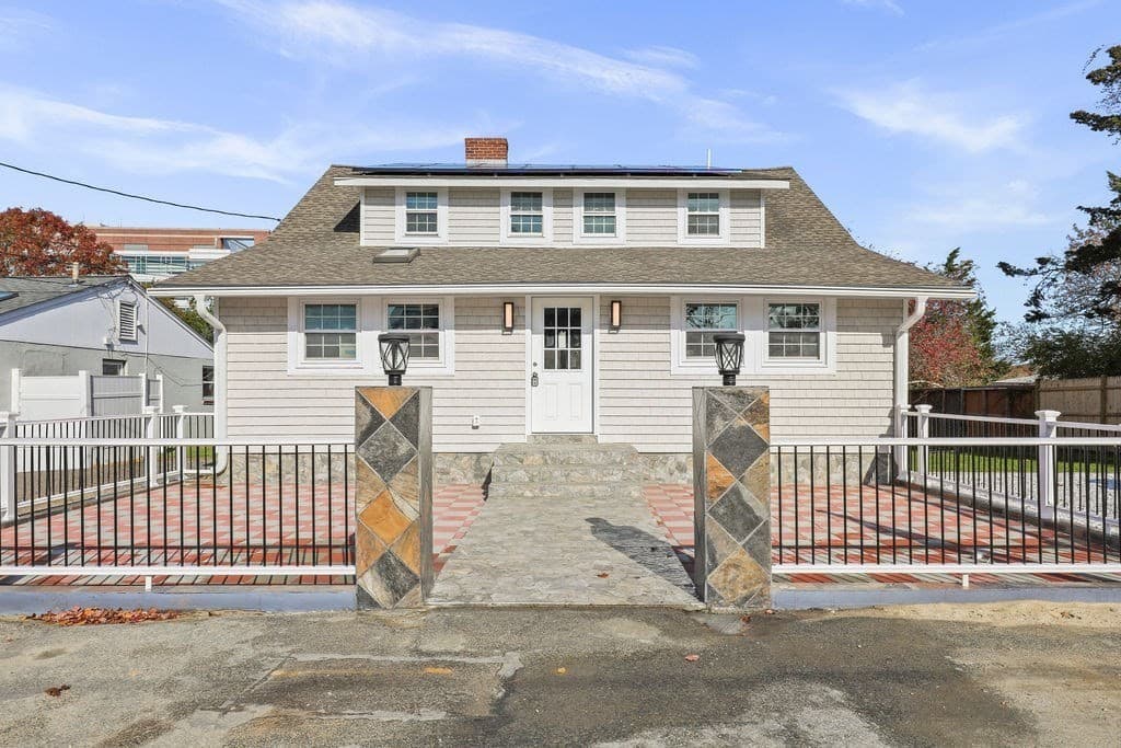 5 Trenton St, Yarmouth MA 02673 photo 2