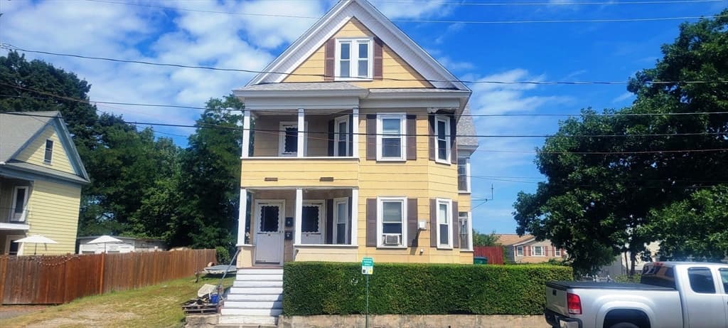 45-47 Dracut Street, Lowell MA 01854