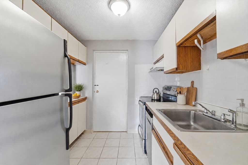 26 Waverly St # 405, Boston MA 02135 photo 14