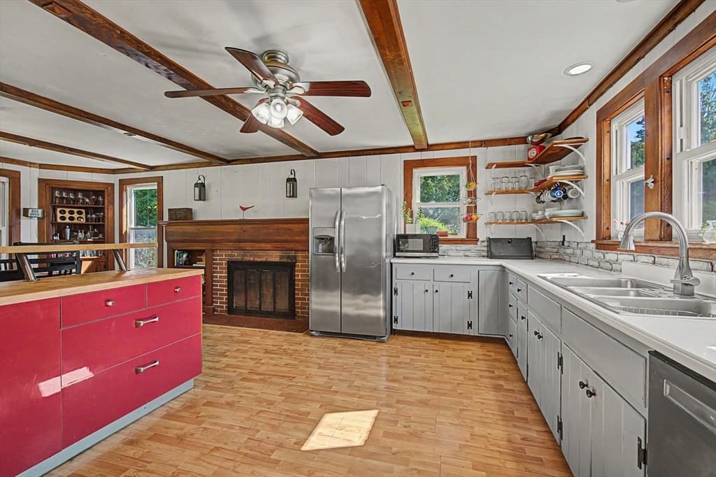 66 Glendale St, Easthampton MA 01027 photo 7