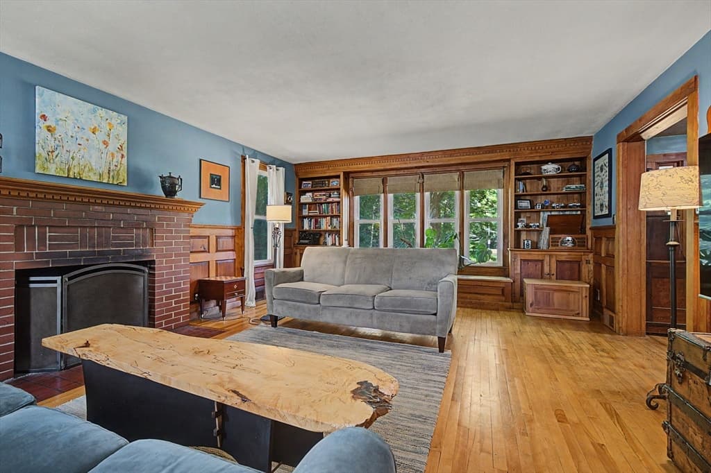 66 Glendale St, Easthampton MA 01027 photo 4