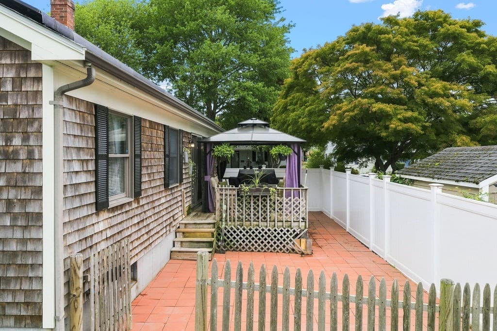 75 Acorn St, New Bedford MA 02740 photo 30