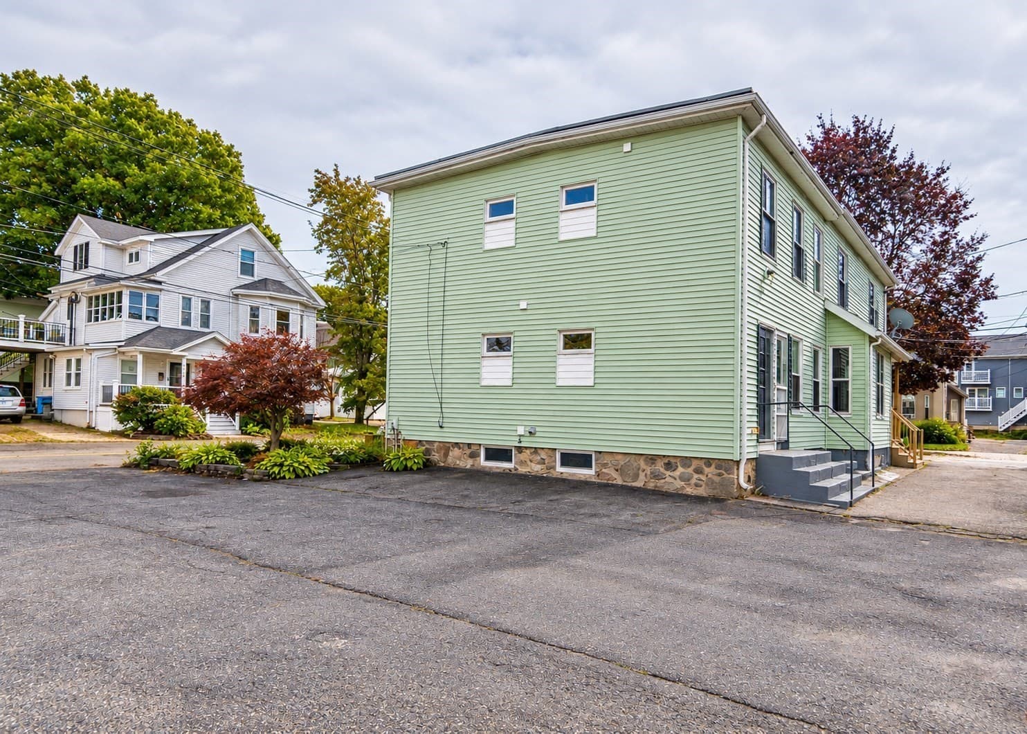 4 Family at 60-62 Alder Street, Waltham MA 02453, photo 16 of 16