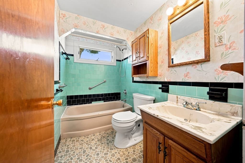 6 Evans Road, Stoneham MA 02180 photo 12