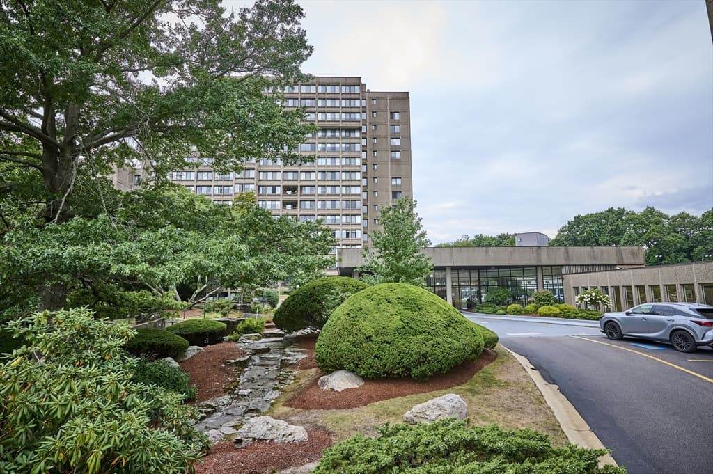 250 Hammond Pond Parkway # 609S, Newton MA 02467 photo 2
