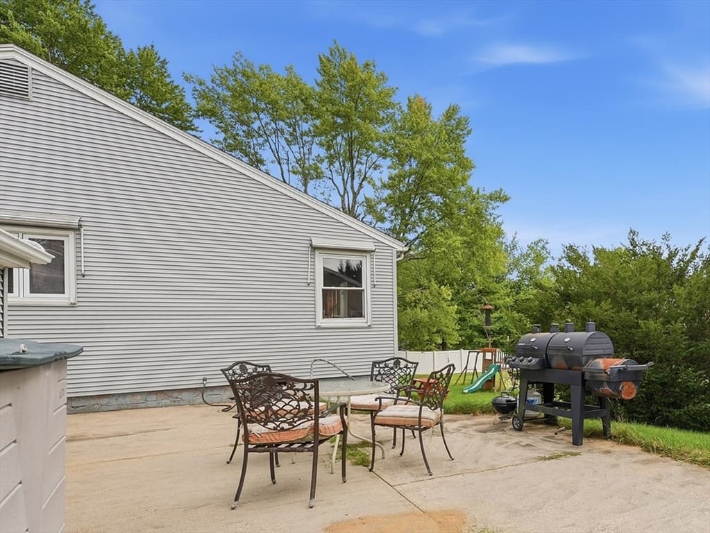 421 Holyoke St, Ludlow MA 01056 photo 31