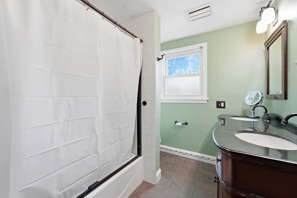 421 Holyoke St, Ludlow MA 01056 photo 25