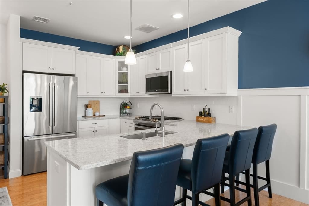 1 Mariner’s Way # 207, Plymouth MA 02360