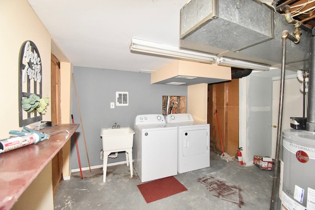 143 Stuart St, Springfield MA 01119 photo 23