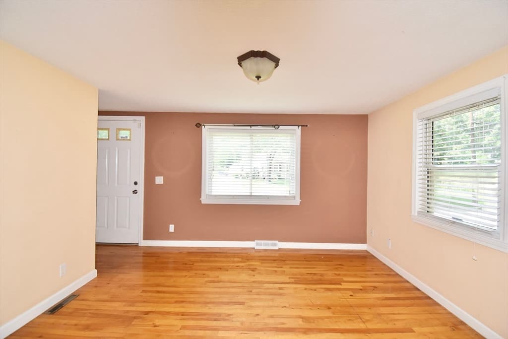 143 Stuart St, Springfield MA 01119 photo 13