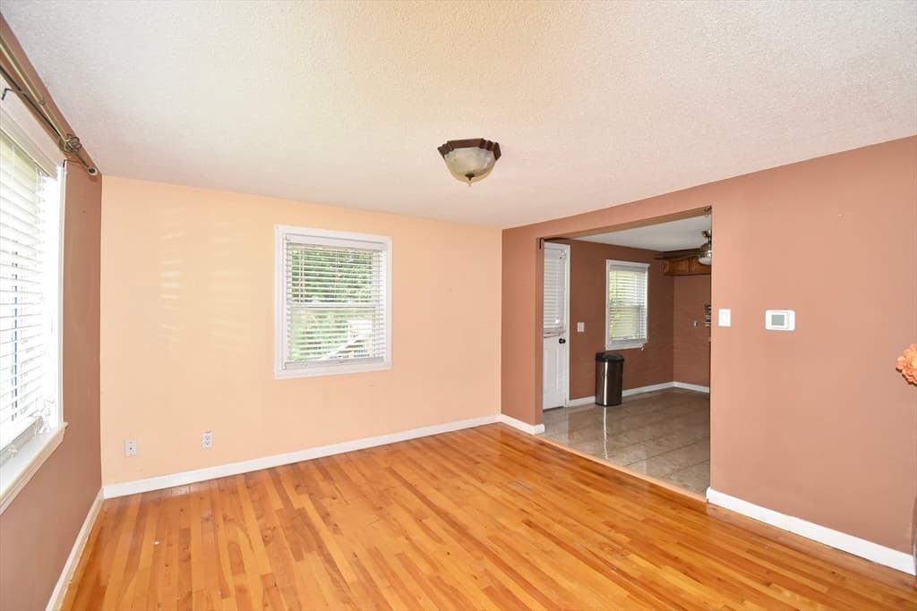 143 Stuart St, Springfield MA 01119 photo 9