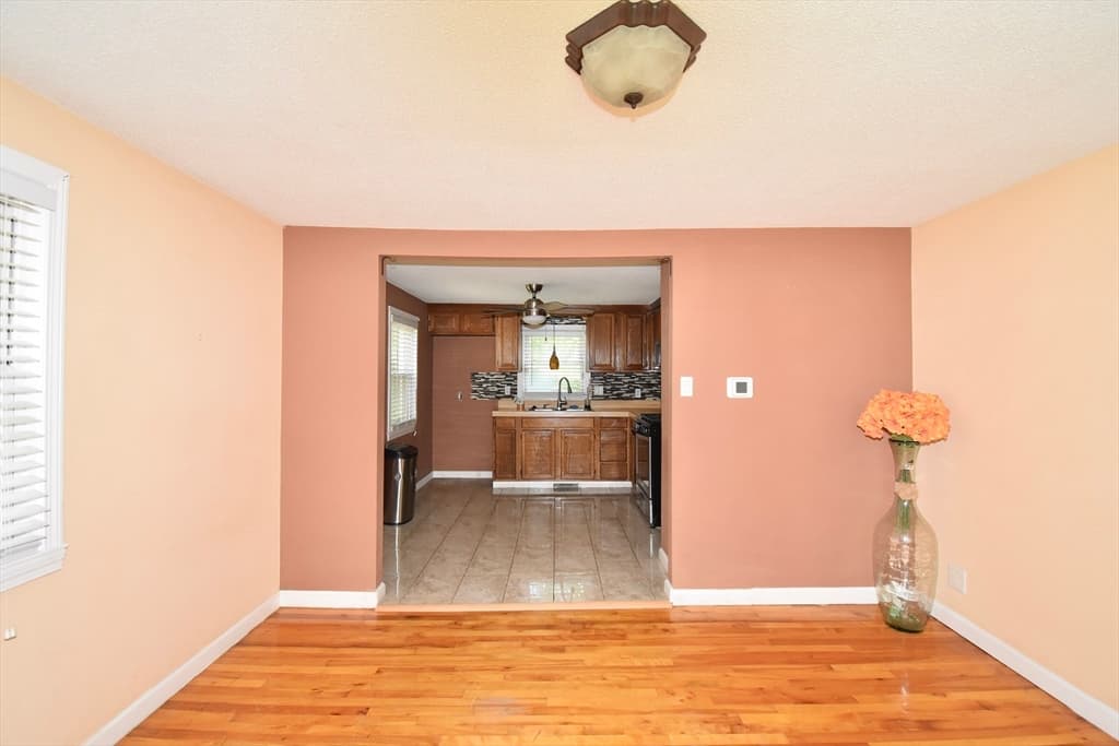 143 Stuart St, Springfield MA 01119 photo 11
