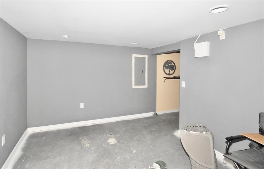 143 Stuart St, Springfield MA 01119 photo 19