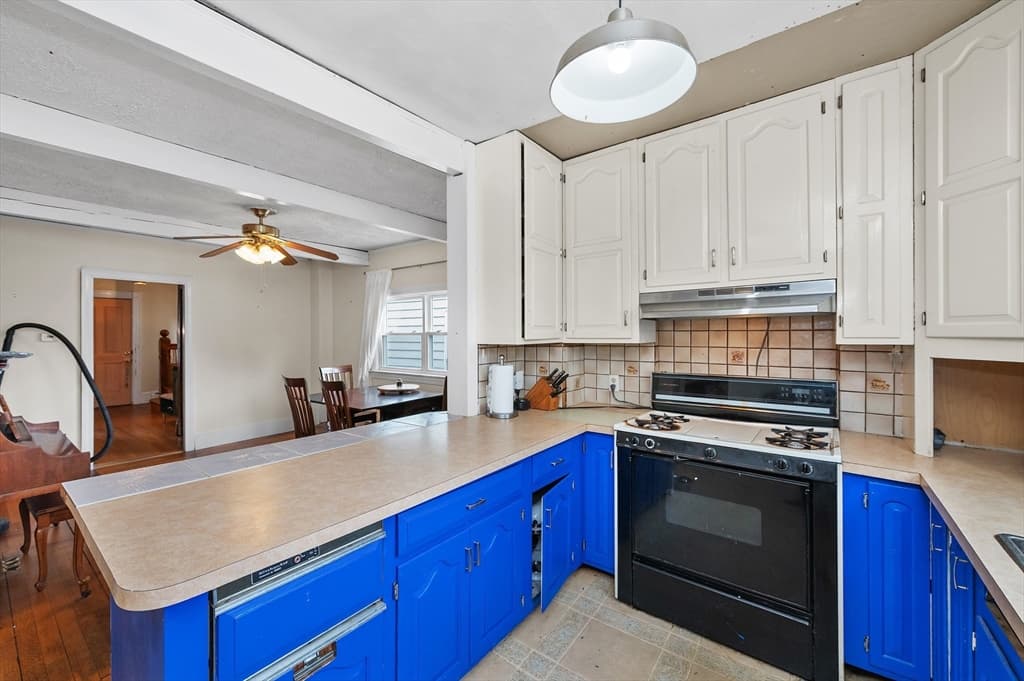 9 Liberty Hill Ave, Salem MA 01970