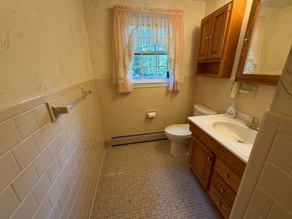 Single Family Residence at 22 Ranlett Ln, Billerica MA 01821, Billerica, photo 12 of 41