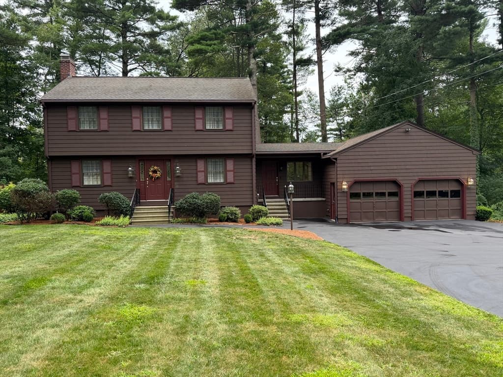 22 Ranlett Ln, Billerica MA 01821