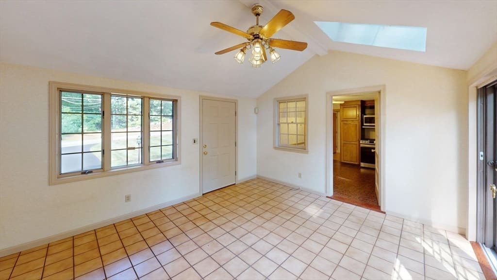 Single Family Residence at 22 Ranlett Ln, Billerica MA 01821, Billerica, photo 5 of 41
