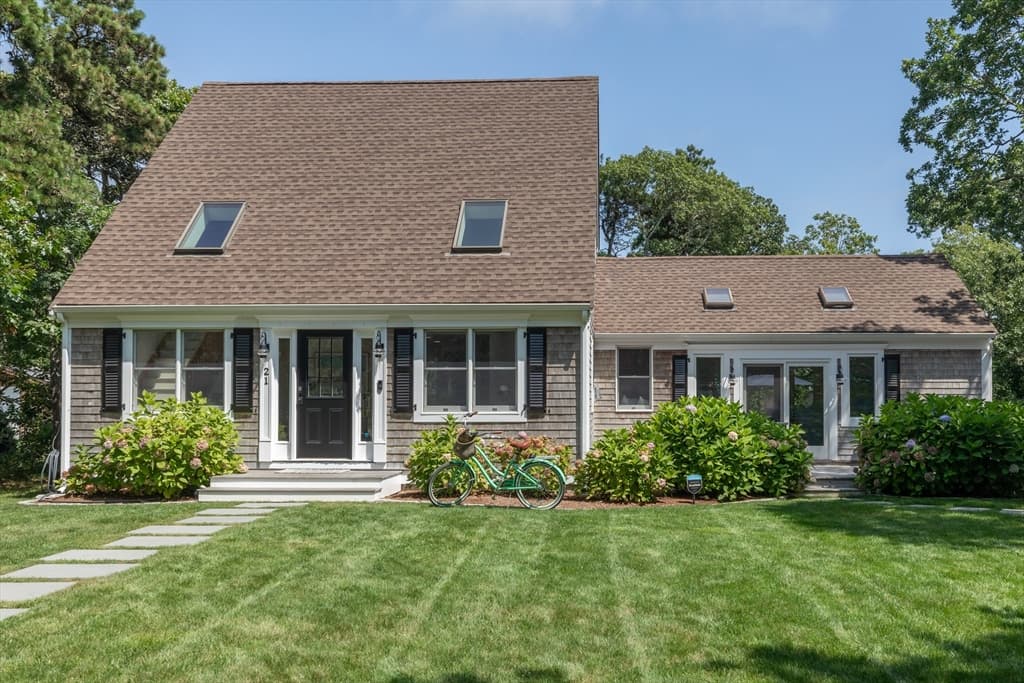 21 Vickers Street, Edgartown MA 02539 photo 2