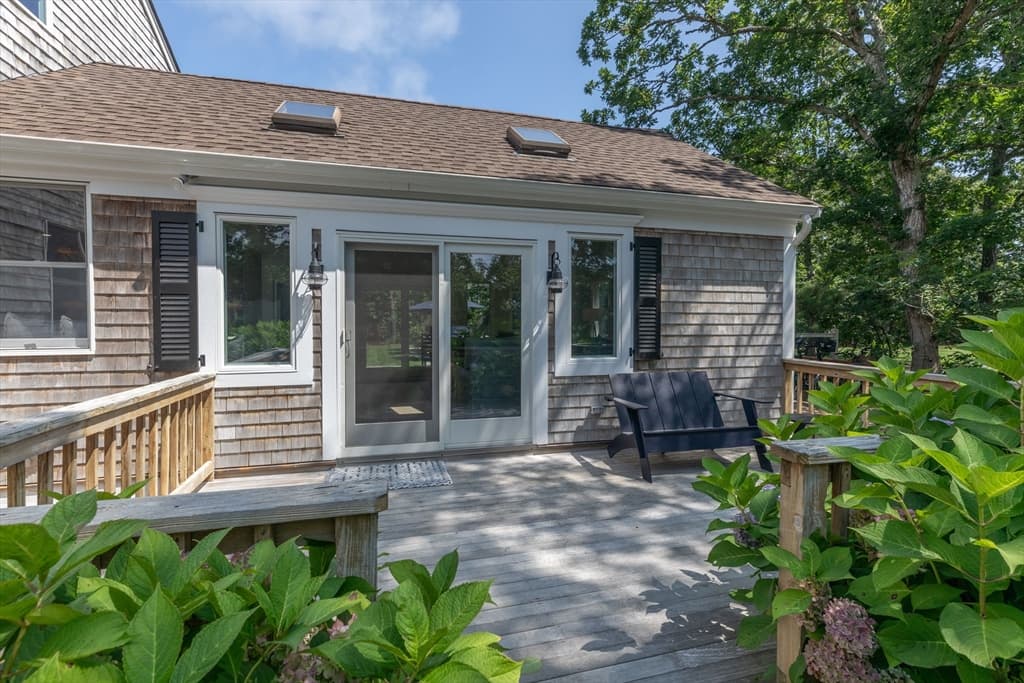21 Vickers Street, Edgartown MA 02539 photo 3