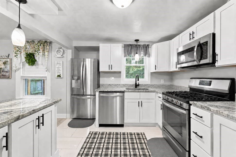 81 Beech St, New Bedford MA 02740 photo 9