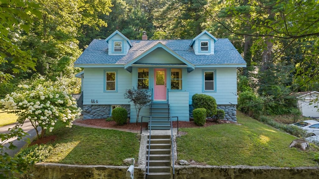 10 Tilbury St, Worcester MA 01603