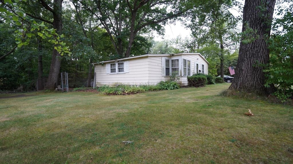 351 Towne St, North Attleboro MA 02760 photo 2