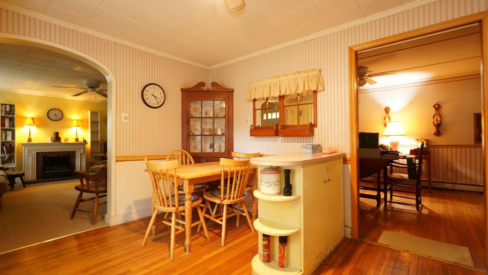 Single Family Residence at 351 Towne St, North Attleboro MA 02760, photo 5 of 28
