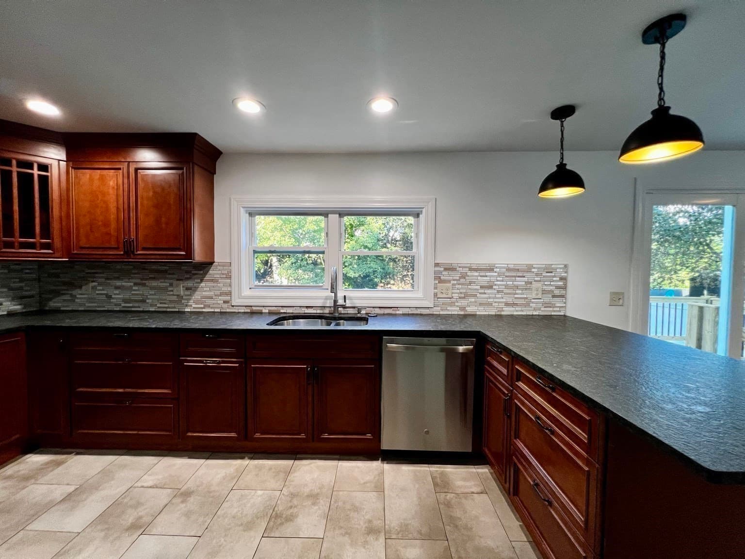 Single Family Residence at 308 Boutelle St, Fitchburg MA 01420, Fitchburg, photo 9 of 32