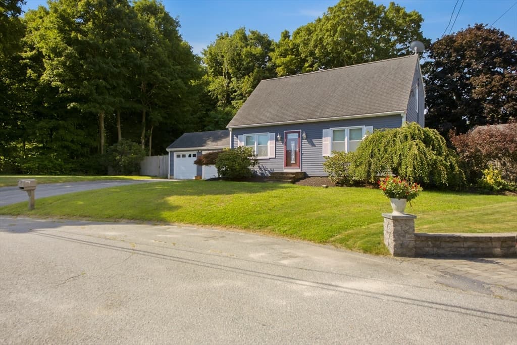 5 Beejay Ct, Warren RI 02885 photo 3