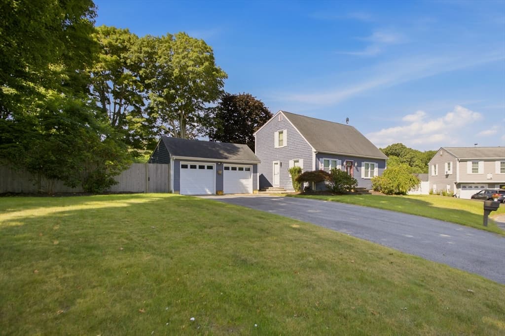 5 Beejay Ct, Warren RI 02885