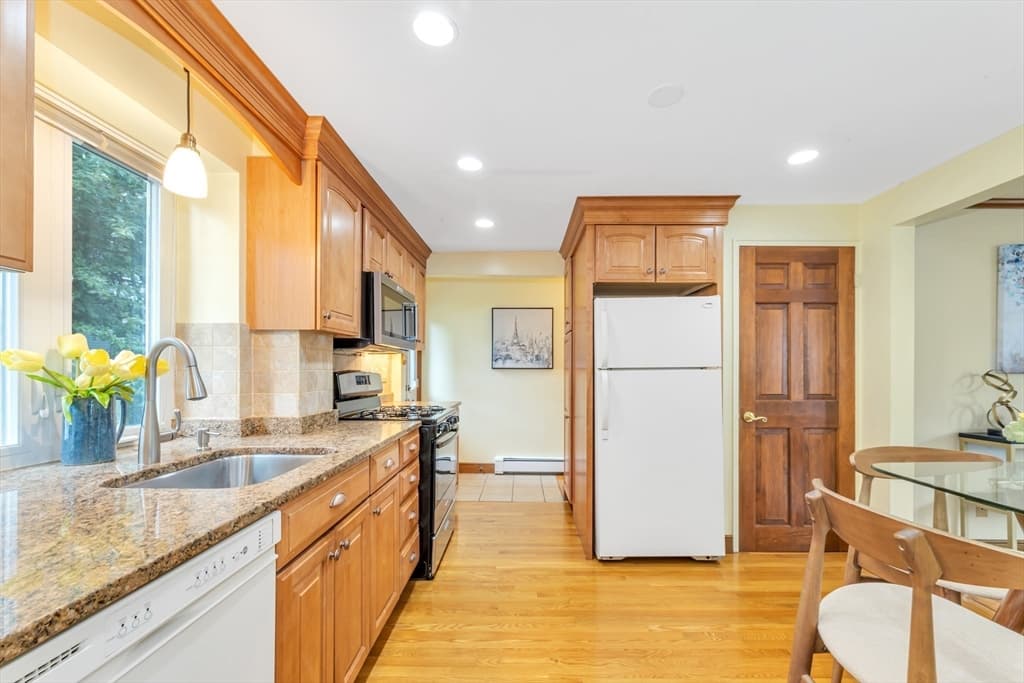 20 Paragon, Boston MA 02132 photo 10