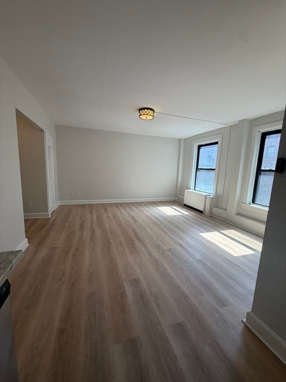 140 Chestnut St # 605, Springfield MA 01103 photo 2