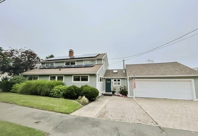 55 Memorial Dr, Salem MA 01970 photo 3